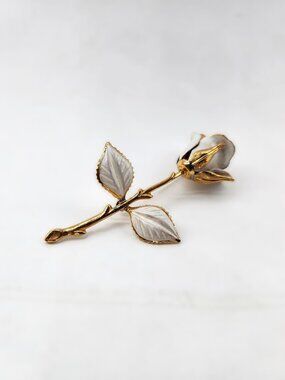 Elegant and Classic Vintage Rose Brooch